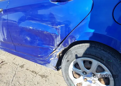 2013 Hyundai Accent Gls из США, поврежденный, VIN KMHCT4AE7DU308153